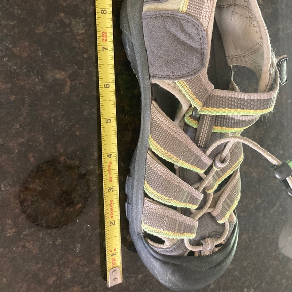 Boys Keens Grey, great condition - Picture 9 of 12